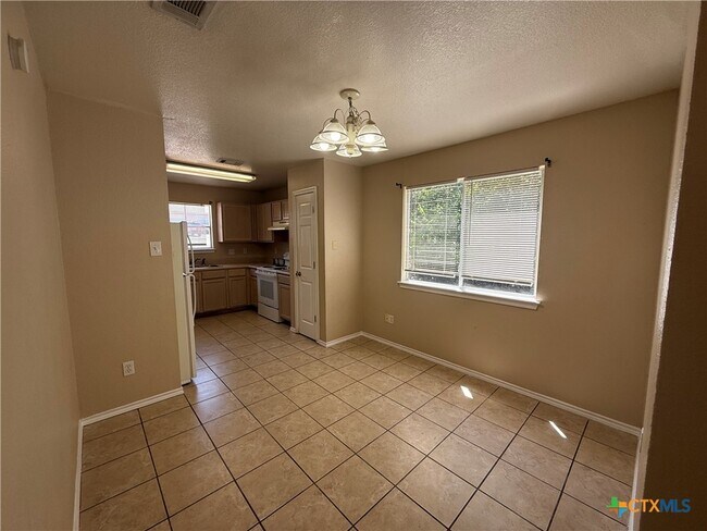 Building Photo - 918 Sagewood Trail