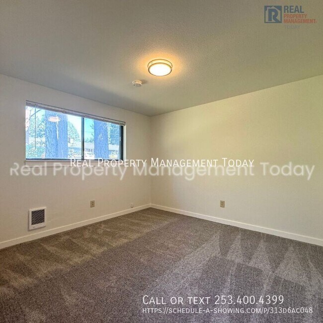 Building Photo - 8511-8513 116 St E
