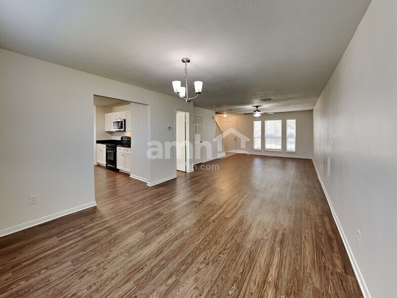 Building Photo - 16410 Tudor Point Ct