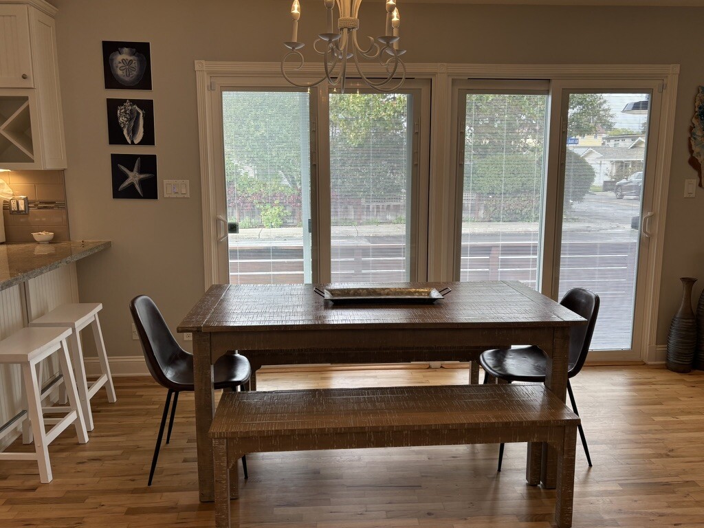 Dining Room - 4710 Jewel St