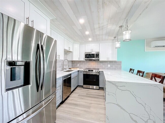 Building Photo - 226 Newport Dr