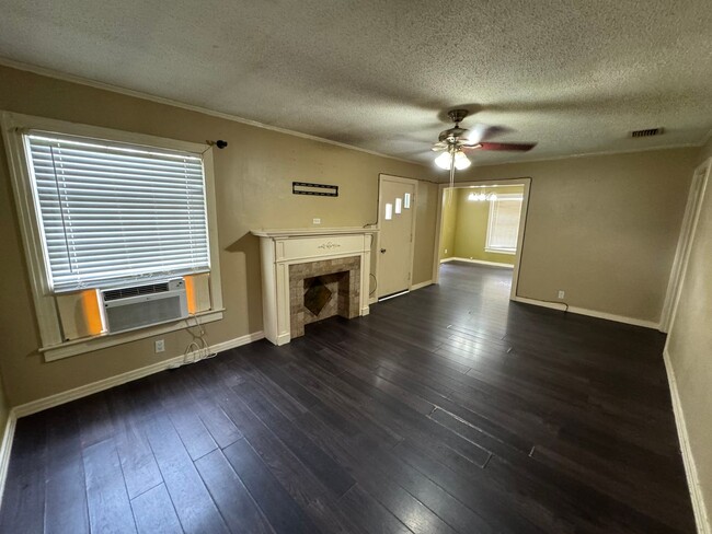 Building Photo - Gorgeous 2 bedroom home in Bossier