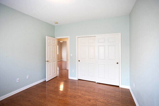 Building Photo - 2120 Waterbury Ln