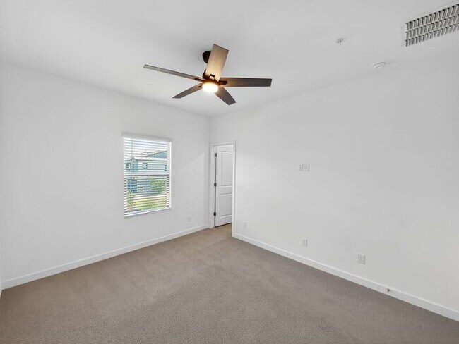 Building Photo - Stunning New 3Beds/2.5Bath Townhome in Phoenix, AZ!
