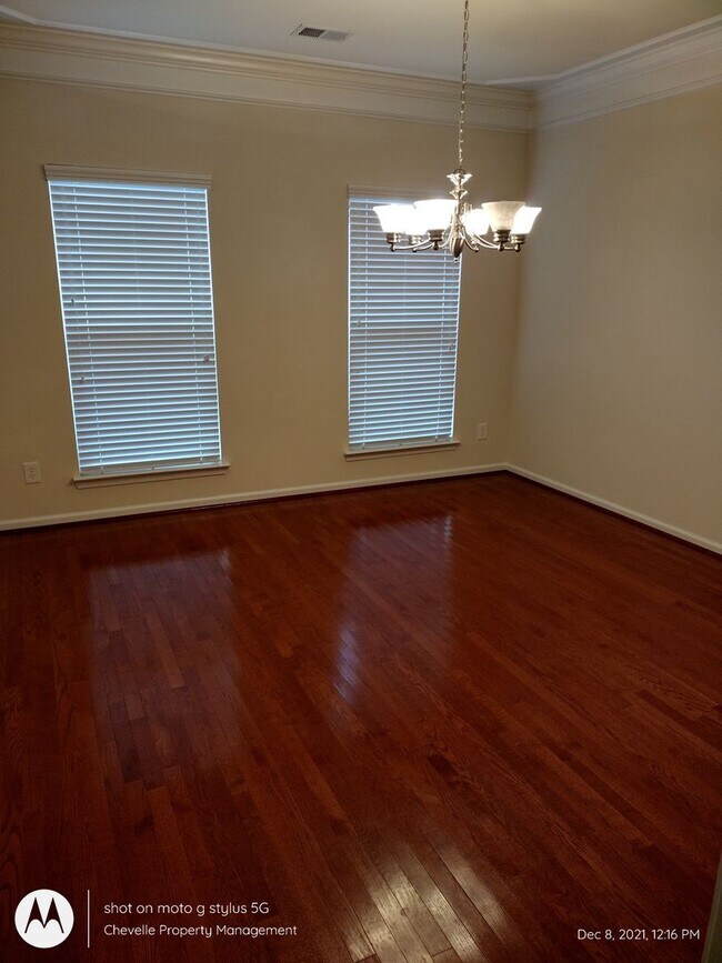 Building Photo - Beautiful 5 bedroom FOR RENT