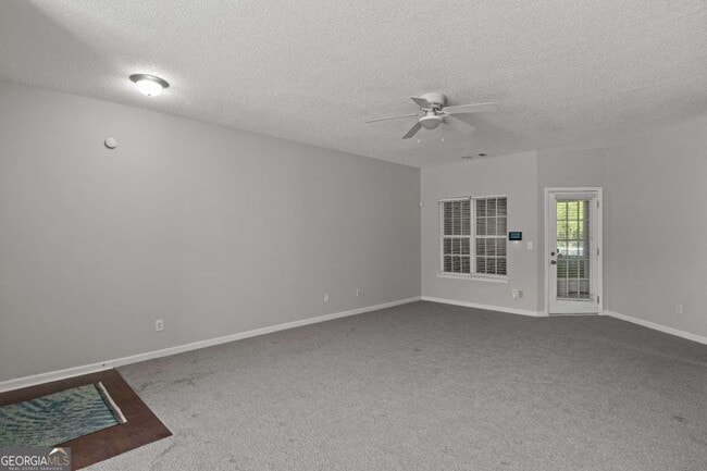 Building Photo - 935 City Park Dr