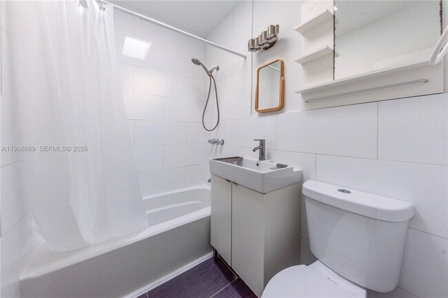 Building Photo - 1247 Marseille Dr