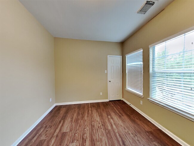 Building Photo - 12919 Palm Leaf Ct