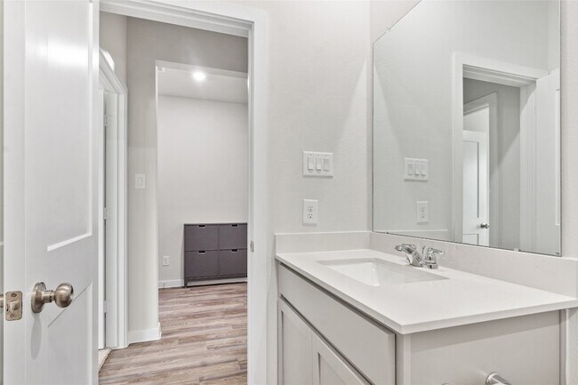 Building Photo - 30223 Fledged Wing Dr