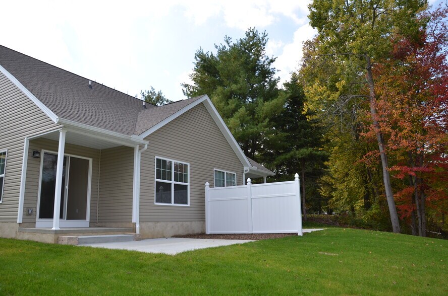 Building Photo - 1521 Meadowbrook Blvd