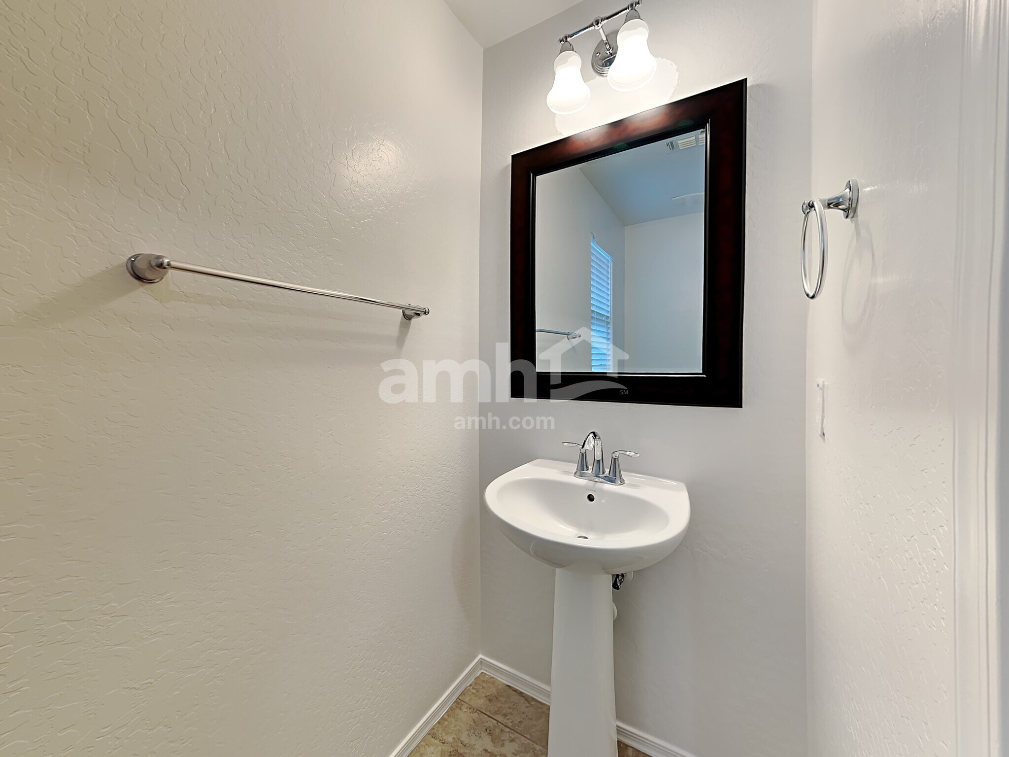 Building Photo - 6833 E Posada Cir