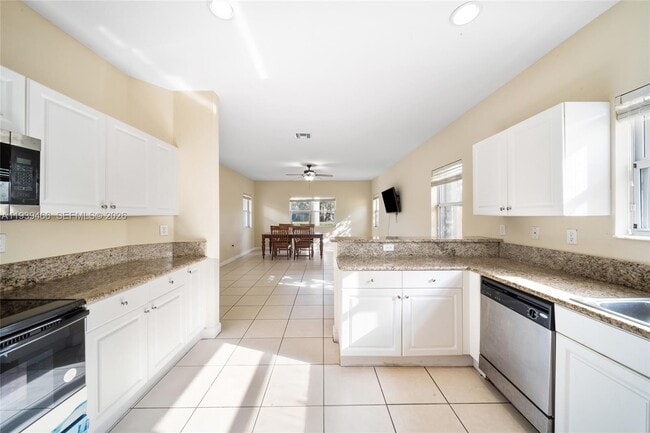 Building Photo - 3641 NE 4th St