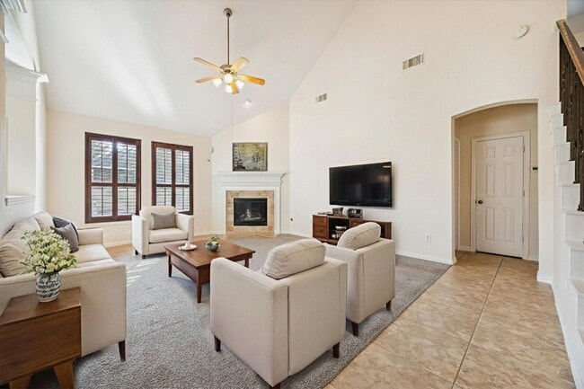 Building Photo - 24515 Rozzano Ct