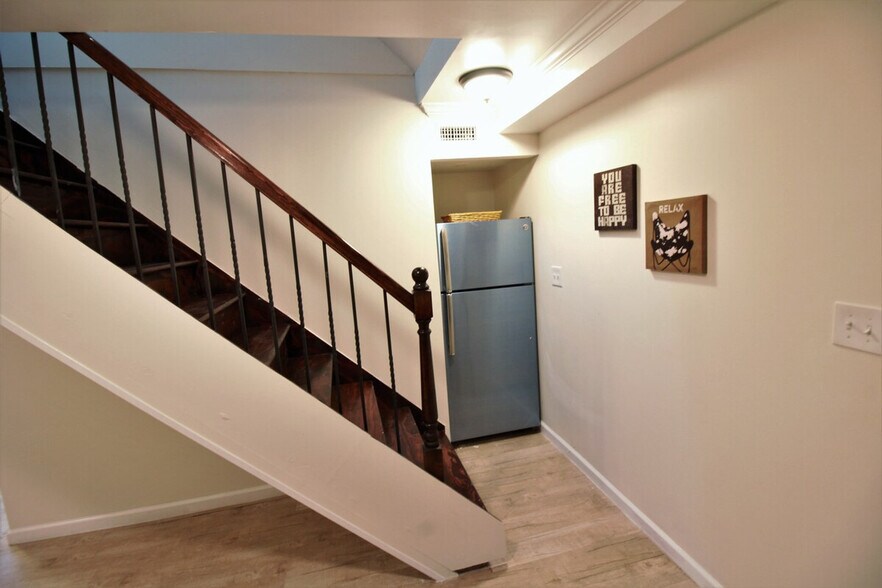 Building Photo - 3311 Rhode Island Ave