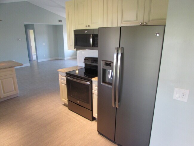 Building Photo - IntraCoastal Single Family Home