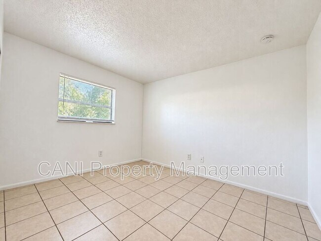 Building Photo - 3276 Split Willow Dr