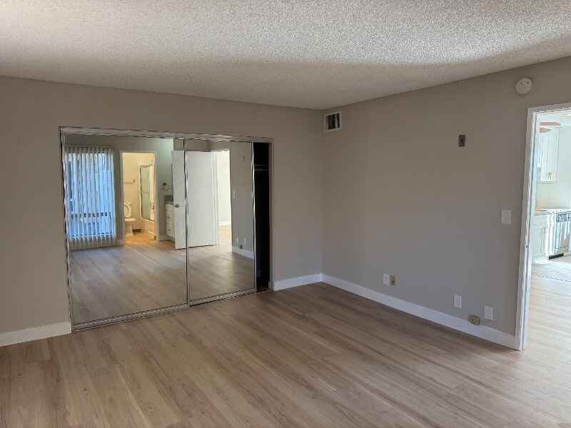 Building Photo - 626 E Verdugo Ave