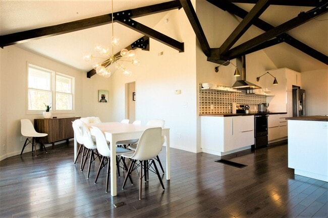 Building Photo - Secluded Furnished Rental-Asheville