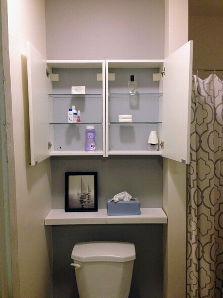 Building Photo - 69 Starkweather St