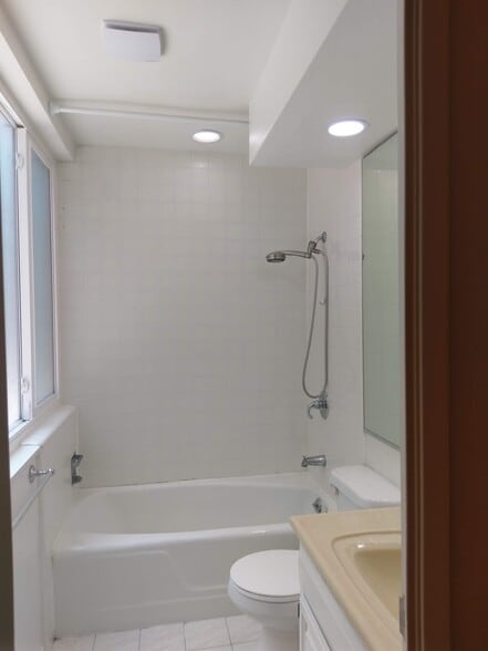 Bathroom 2 - 540 Kelton Ave