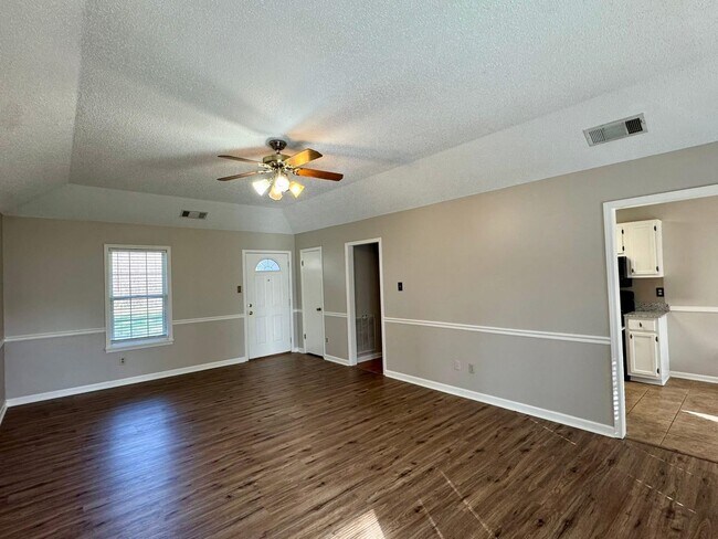 Building Photo - 812 Beaver Rd