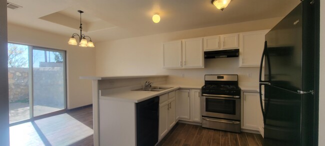 Building Photo - 3862 Van Ess Ct
