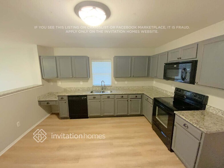 Building Photo - 713 Wrigley Dr