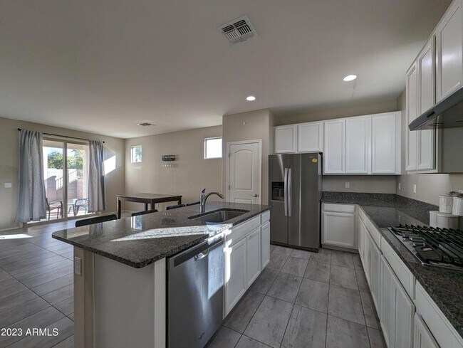 Building Photo - 1253 N 166th Ave