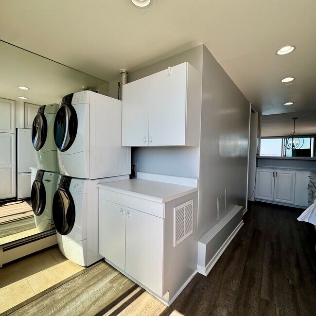 Building Photo - Just Unpack, Pour a Beverage, & Cue the Su...