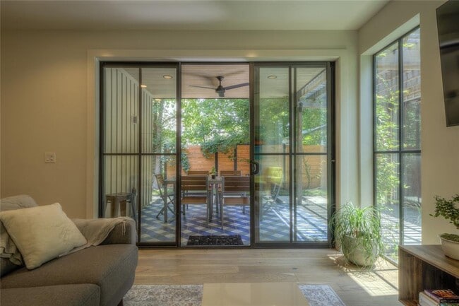 Building Photo - 6005 Woodrow Ave