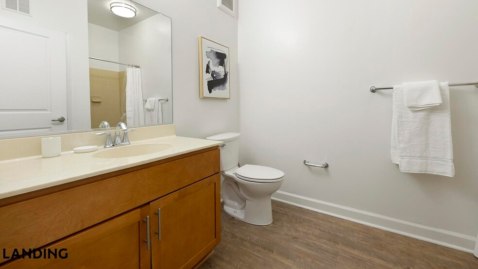 Building Photo - 909 Mansion Dr