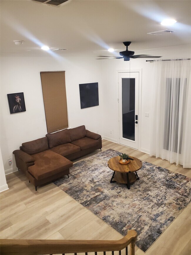 Building Photo - 5113 Briscoe St