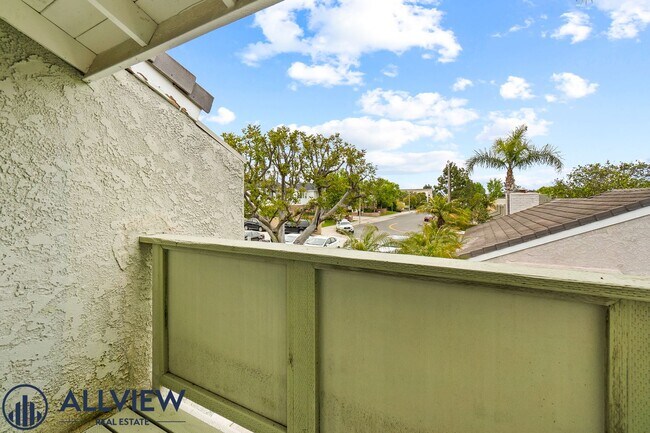 Building Photo - Highly Upgraded, Large Condo in Huntington Beach!