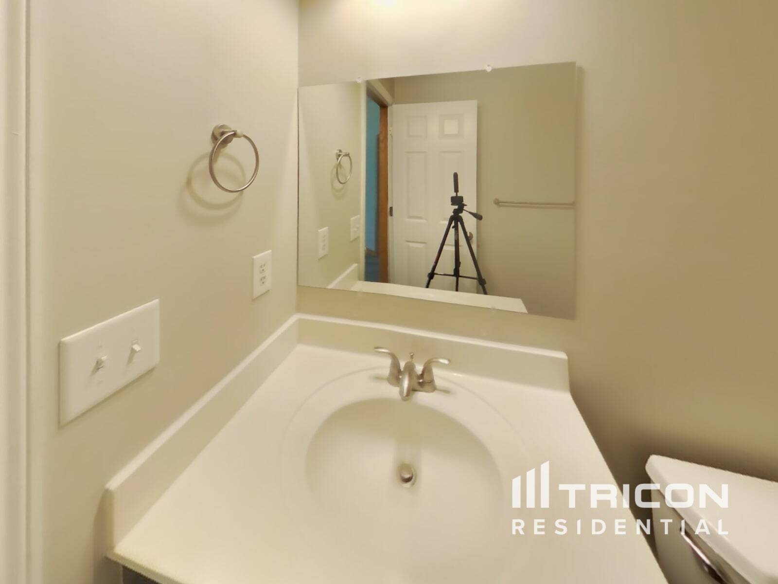 Building Photo - 2739 Zumbrota Cir NE