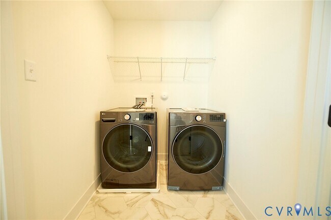 Building Photo - 15337 Sunray Wy