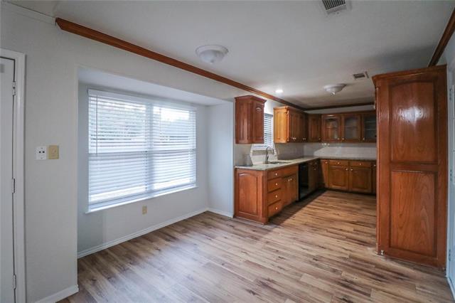 Building Photo - 2213 Shady Brook Dr