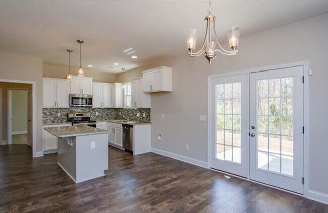 Building Photo - 425 Sedgemoor Rd