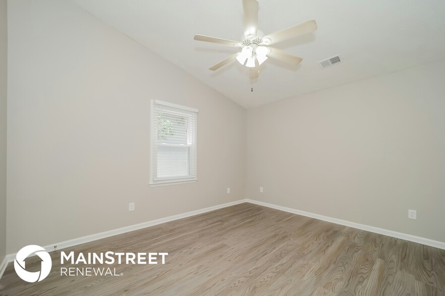 Building Photo - 1127 Reynolds Ct