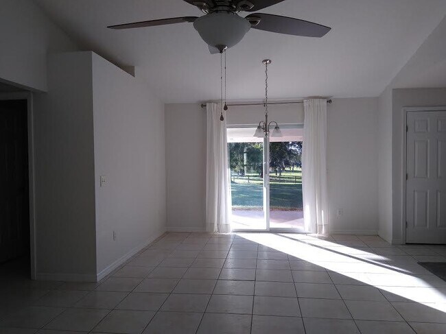 Building Photo - 4210 SW 89th Ave