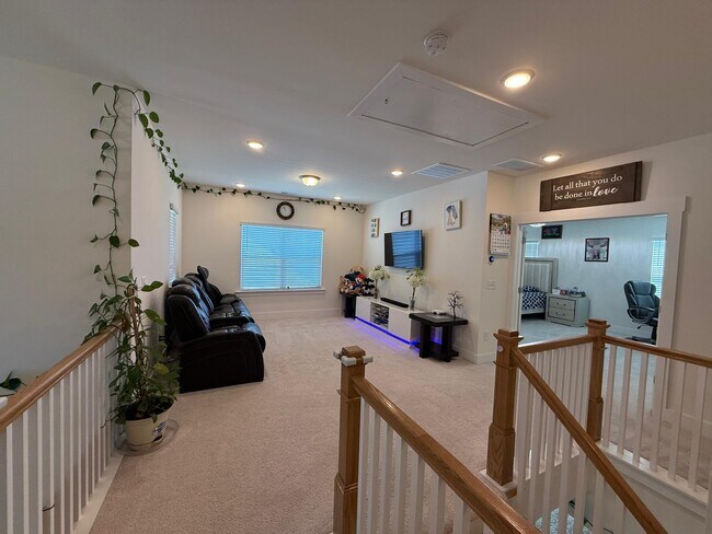 Building Photo - 113 Gabbro Pl