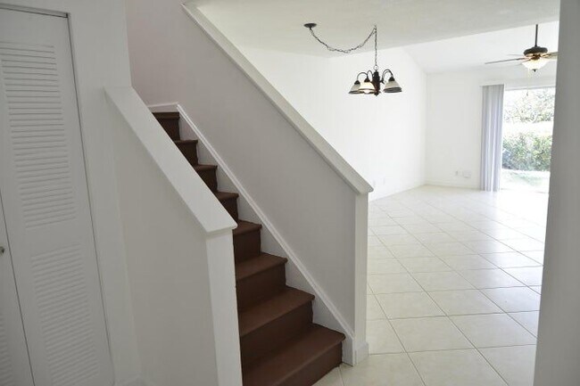 Building Photo - 3344 Alba Cir