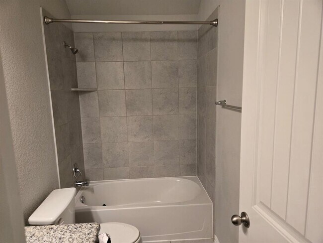 Building Photo - 1801 Chimney Dr