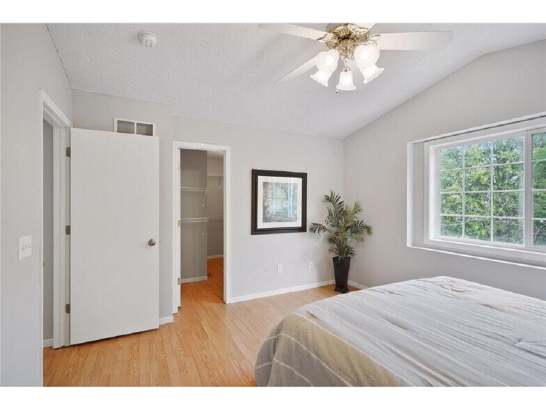 Building Photo - 15785 Flackwood Trl
