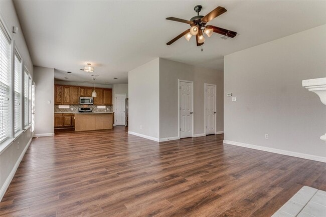 Building Photo - 2813 Kickapoo Cavern Dr