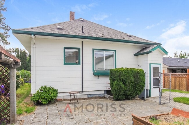 Building Photo - Cozy 2-Bedroom Home in Tacoma's Eastside — Move-In Ready!