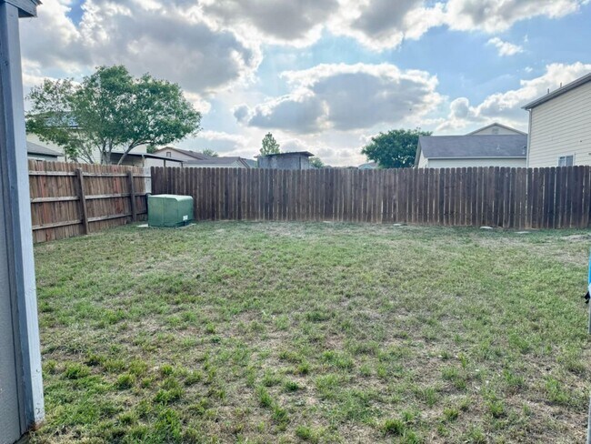 Building Photo - 8755 Sunview Park