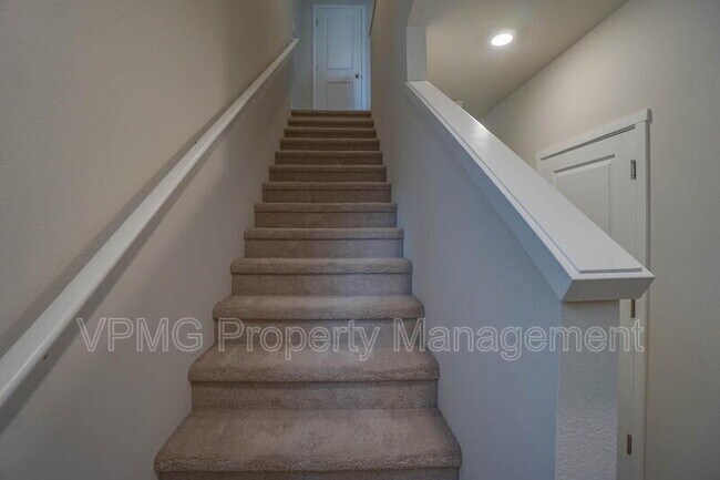 Building Photo - 2628 NE 117th Pl