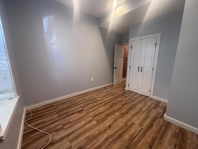 Building Photo - 1621 1st St NW