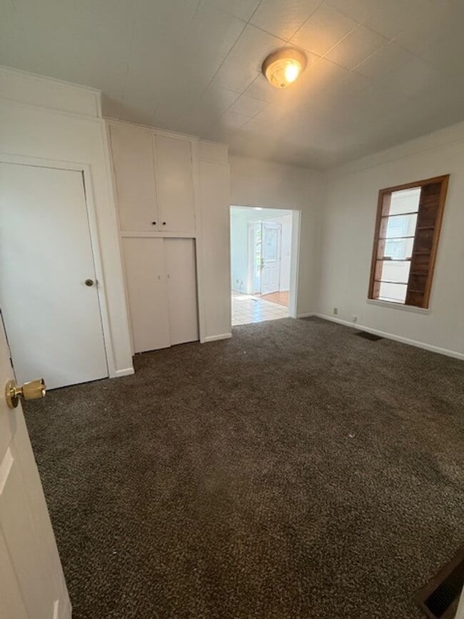 Building Photo - 3 Bedroom / 2 Bathroom House in Peoria
