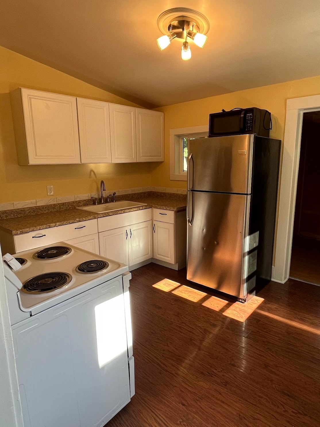 Building Photo - 505 Hillsdale St